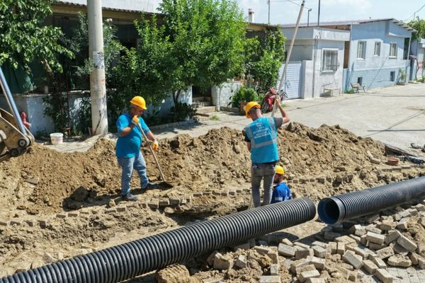 Başkan Çerçioğlu’ndan İncirliova’ya 3,9 milyon liralık altyapı yatırımı Başkan Çerçioğlu’ndan İncirliova’ya 3,9 milyon liralık altyapı yatırımı