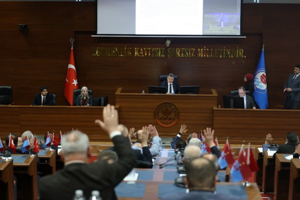 Başkan Genç Trabzon’un yatırımlarını ve projelerini değerlendirdi
