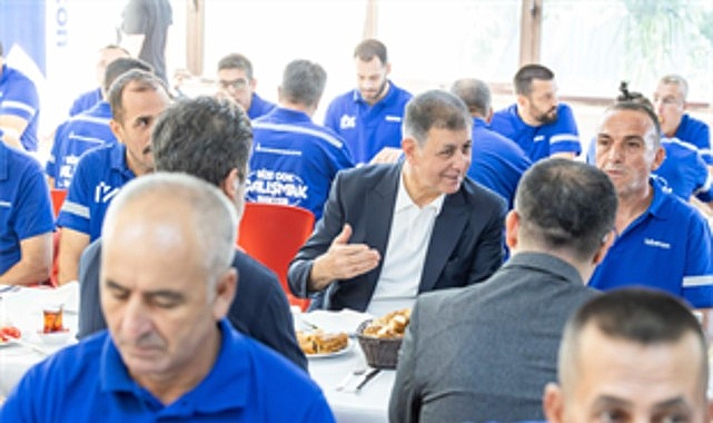 Başkan Tugay güne İZBETON emekçileriyle başladı  