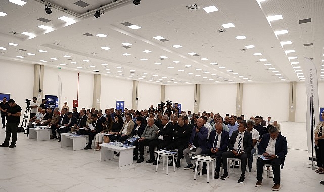 Başkan Vekili Büşra Özdemir Serik'te muhtarlarla buluştu