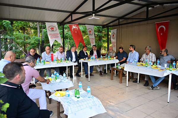  Başkan Yılmaz, Ertuğrulgazi Otobüs ve Minibüsçüler Durağı'nı ziyaret etti