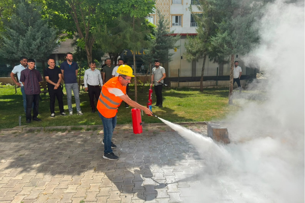 Batman İŞKUR'da yangın söndürme tatbikatı
