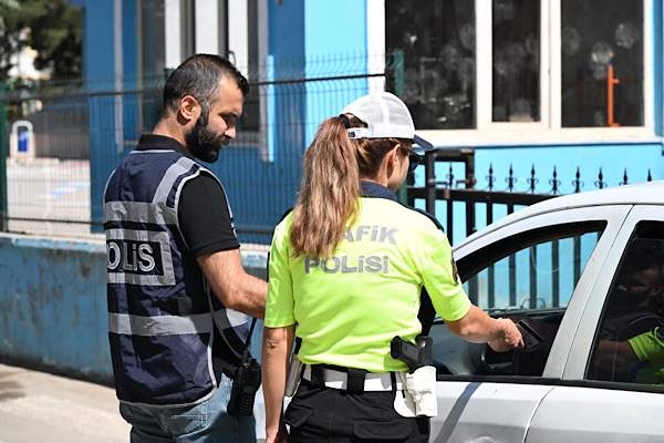 Batman’da okul çevrelerinde güvenlik denetimleri sürüyor Batman’da okul çevrelerinde güvenlik denetimleri sürüyor