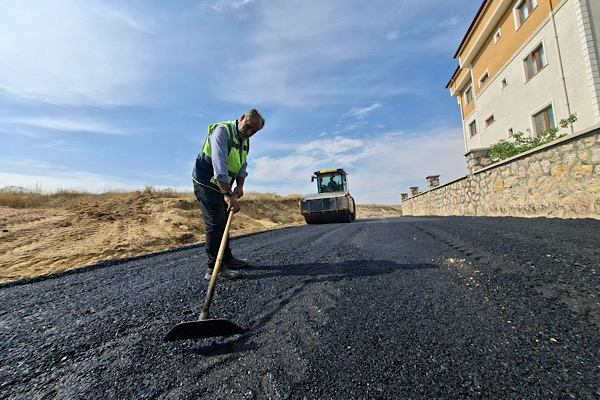 Bayburt'ta Şehir Parkı ve spor alanlarında çalışmalar sürüyor
