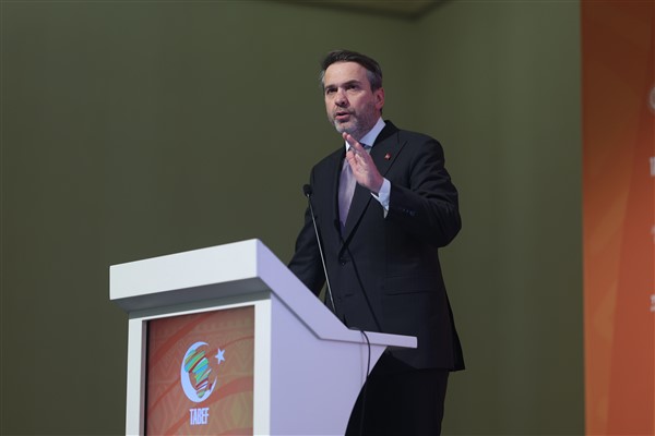 Bayraktar, Bursa İl Başkanlığını ziyaret etti Bayraktar, Bursa İl Başkanlığını ziyaret etti
