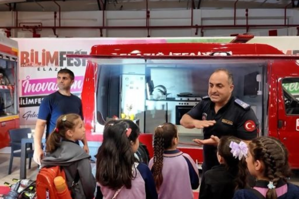 BİLİMFEST Elazığ’da İtfaiyeden uygulamalı yangın ve kurtarma eğitimi