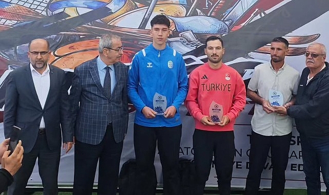 Bisikletçimize Konya ASKF'den “Yılın Sporcusu" Ödülü