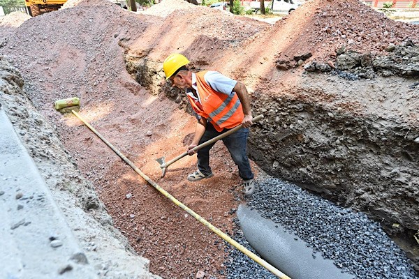 Bursa'da altyapı yatırımları hız kazandı
Bursa'da altyapı yatırımları hız kazandı