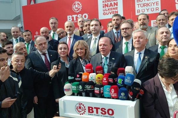 Bursa’da zafer Özer Matlı’nın Bursa’da zafer Özer Matlı’nın