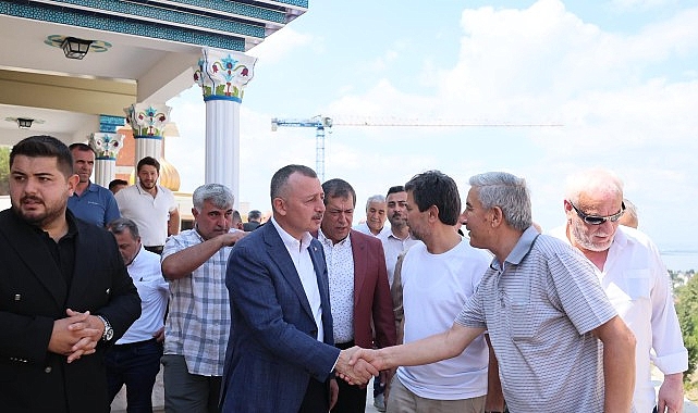 Büyükakın, Karamürsel'de  hem gönüllere dokundu,  hem de çalışmaları inceledi