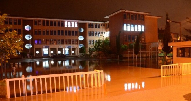 Ordu'da sağanak yağış su baskınlarına neden oldu