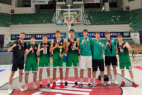 Çayırova Belediyesi’nin U-18 3x3 takımı Marmara Bölge şampiyonu oldu