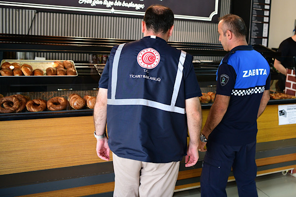 Çayırova’da kırtasiye ve unlu mamul işletmelerine denetim Çayırova’da kırtasiye ve unlu mamul işletmelerine denetim