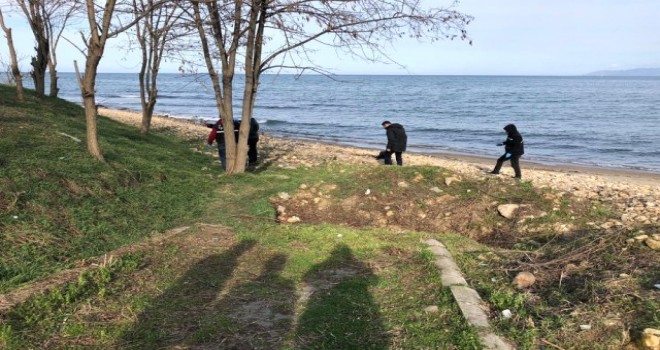 Emekli Polis Plajda Kendini Vurdu