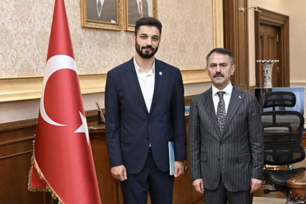 Çelik, Vali Aktaş’ı ziyaret etti Çelik, Vali Aktaş’ı ziyaret etti