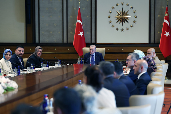 Cumhurbaşkanı Erdoğan, şehit ailelerini kabul etti Cumhurbaşkanı Erdoğan, şehit ailelerini kabul etti