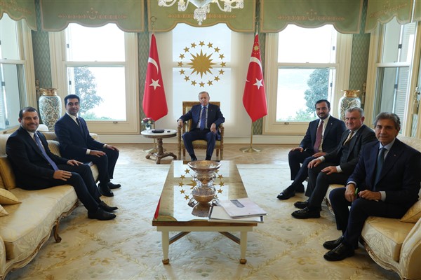 Cumhurbaşkanı Erdoğan, Tuzla Belediye Başkanı Eren Ali Bingöl’ü kabul etti Cumhurbaşkanı Erdoğan, Tuzla Belediye Başkanı Eren Ali Bingöl’ü kabul etti