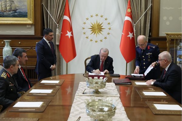 Cumhurbaşkanı Erdoğan, YAŞ'ta alınan kararların hayırlı olmasını diledi Cumhurbaşkanı Erdoğan, YAŞ'ta alınan kararların hayırlı olmasını diledi