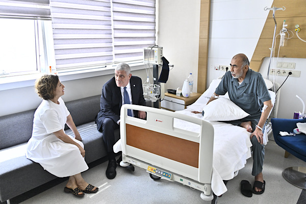 Dervişoğlu, hastanede tedavi gören İYİ Parti Milletvekili Çirkin'i ziyaret etti Dervişoğlu, hastanede tedavi gören İYİ Parti Milletvekili Çirkin'i ziyaret etti