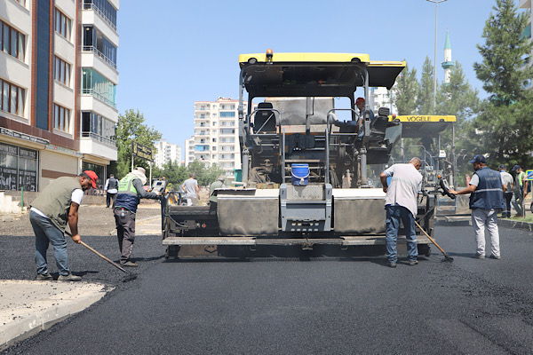 Diyarbakır'da 7,7 kilometrelik güzergahta asfalt çalışması yapılacak Diyarbakır'da 7,7 kilometrelik güzergahta asfalt çalışması yapılacak