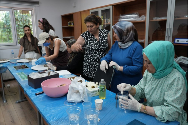 Diyarbakır'da kadınlar için Epoksi Atölyesi açıldı Diyarbakır'da kadınlar için Epoksi Atölyesi açıldı