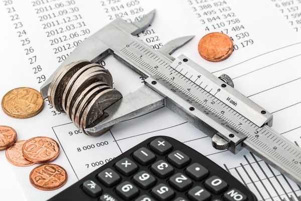 Döviz piyasalarında dolar/TL yükseldi, euro ve sterlin geriledi