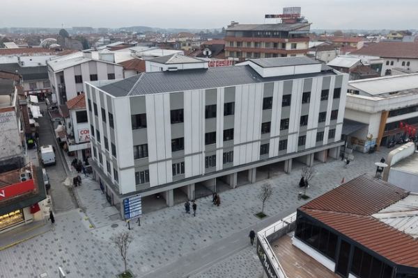 Düzce’nin en büyük kütüphanesi açılışa hazırlanıyor Düzce’nin en büyük kütüphanesi açılışa hazırlanıyor