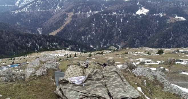 Kar, Kış, Zorlu Arazi Şartları Demeden Karadeniz'de PKK'lı Avı Sürüyor