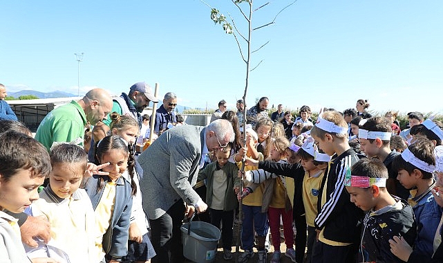 Edremit'te Dünya Hayvanları Koruma Günü'nde anlamlı buluşma