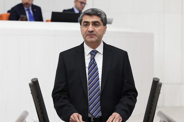 Ekmen: Merkez Bankasının kaybettiği güvenin bedelini 86 milyon ödüyor
