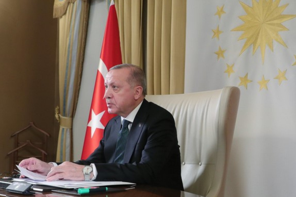 Erdoğan, Katolik Episkoposlar heyeti ve Kırgızistan Dışişleri Bakanı Kulubayev'le görüştü Erdoğan, Katolik Episkoposlar heyeti ve Kırgızistan Dışişleri Bakanı Kulubayev'le görüştü