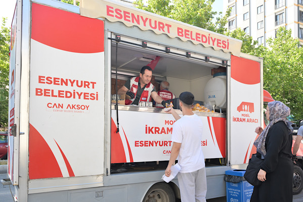 Esenyurt Belediyesi’nden YKS günü öğrencilere destek Esenyurt Belediyesi’nden YKS günü öğrencilere destek