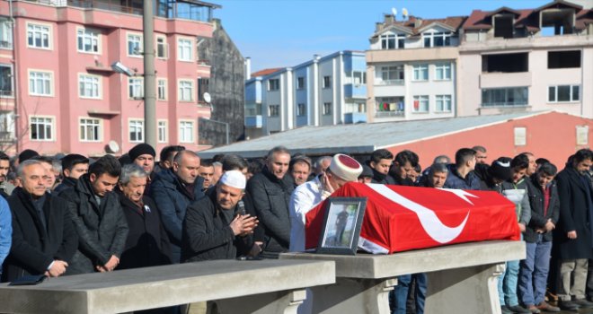 Evinde Ölü Bulunan Polis Toprağa Verildi