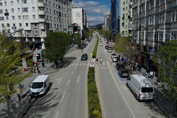Festival nedeniyle Gazi Caddesi'nde trafik kısıtlaması Festival nedeniyle Gazi Caddesi'nde trafik kısıtlaması