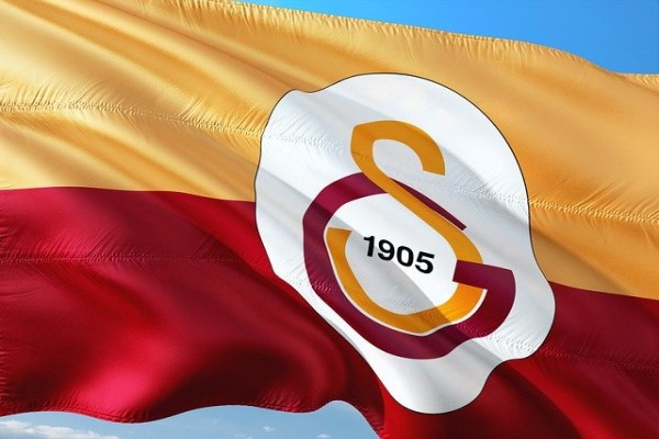 Galatasaray’dan Leao için resmi görüşme Galatasaray’dan Leao için resmi görüşme