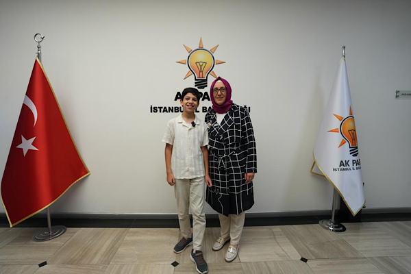 Gazze'nin çocuk elçisi  Jazar, AK Parti İstanbul İl Başkanlığını ziyaret etti
