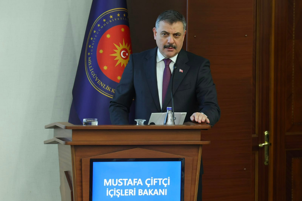 İçişleri Bakanı Çiftçi, Ümraniye Kaymakamlığını ziyaret etti İçişleri Bakanı Çiftçi, Ümraniye Kaymakamlığını ziyaret etti