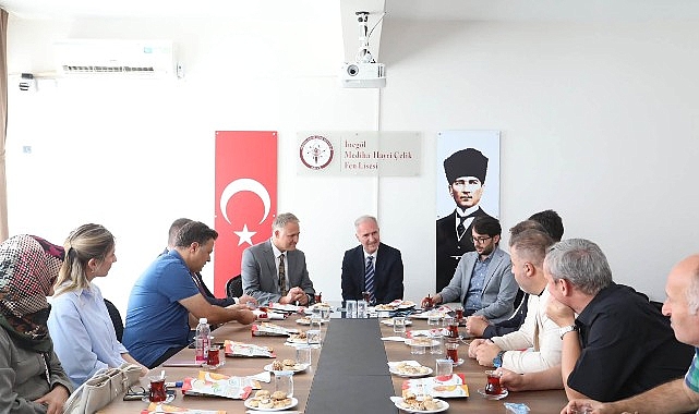 İnegöl Belediyesi'nden Mediha Hayri Çelik Fen Lisesi'ne Semt Sahası