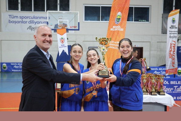 İnegöl'de Sokak Basketbolu Turnuvası tamamlandı