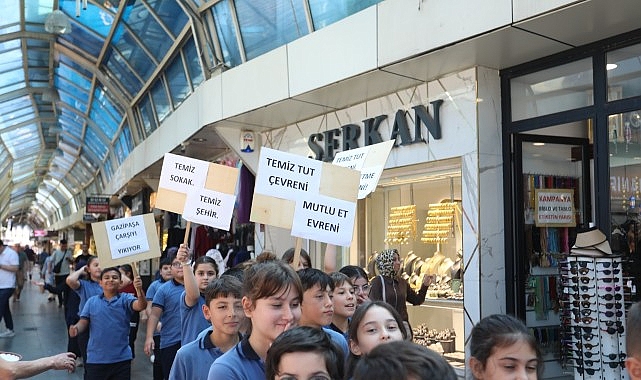 İnegöl'de Temizlik Seferberliği Çarşıda Devam Etti
