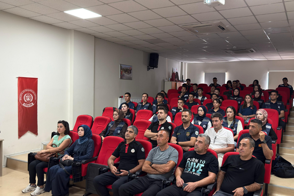 İtfaiye sualtı dalış ekibine dalgıç sağlığı ve güvenli dalış eğitimi