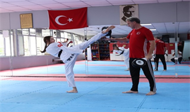 İzmir'in altın kardeşlerinden çifte madalya