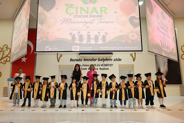 İzmit Belediyesi Çınar Çocuk Evlerinde mezuniyet töreni düzenlendi