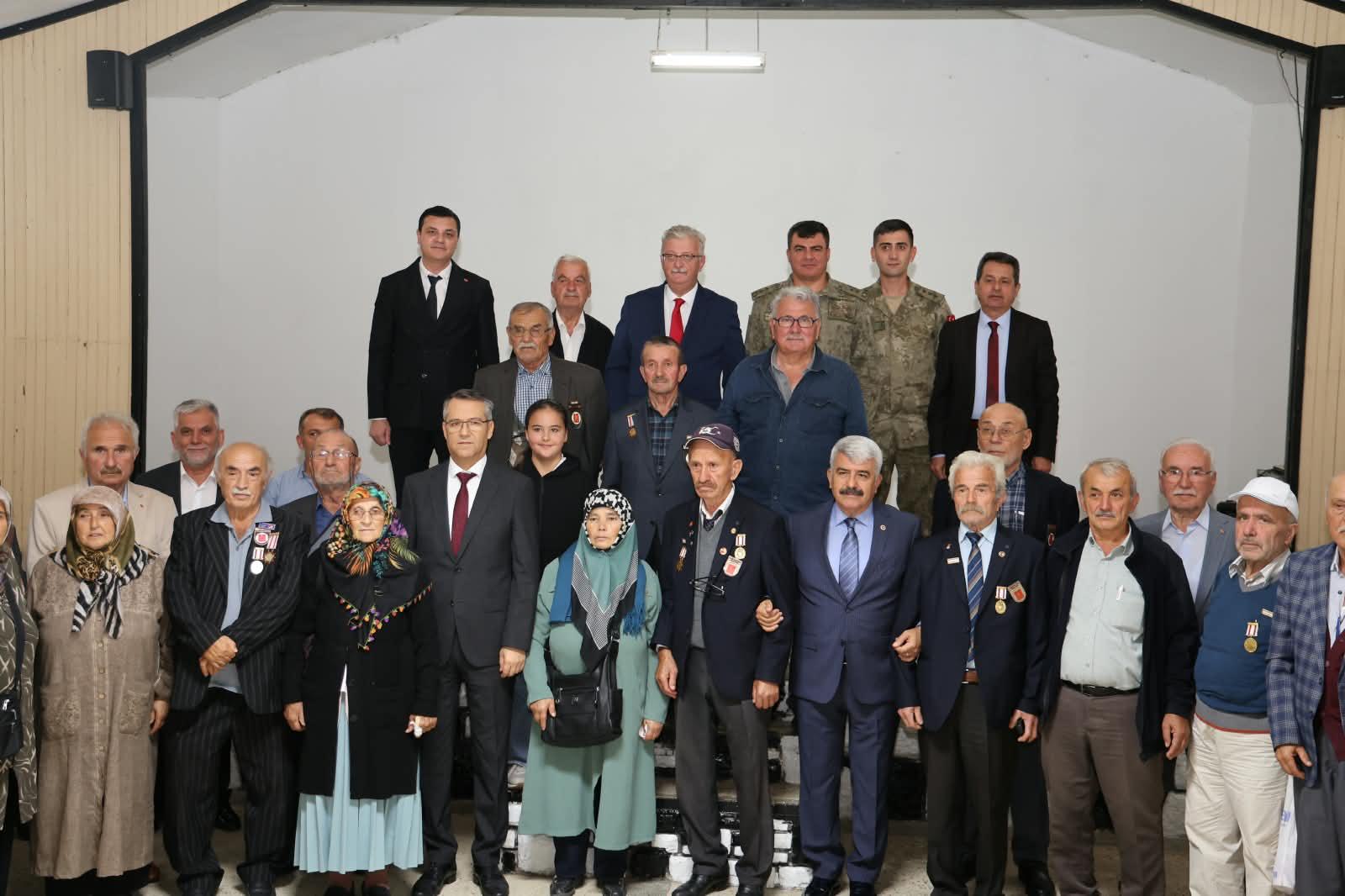 Kandıra’da şehit yakınları ve gaziler onuruna program düzenlendi Kandıra’da şehit yakınları ve gaziler onuruna program düzenlendi