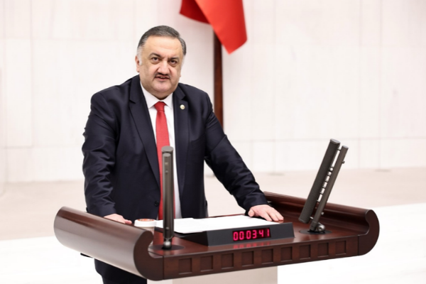  Karal: Çiftçimizin alın teri iki taraftan eriyor
