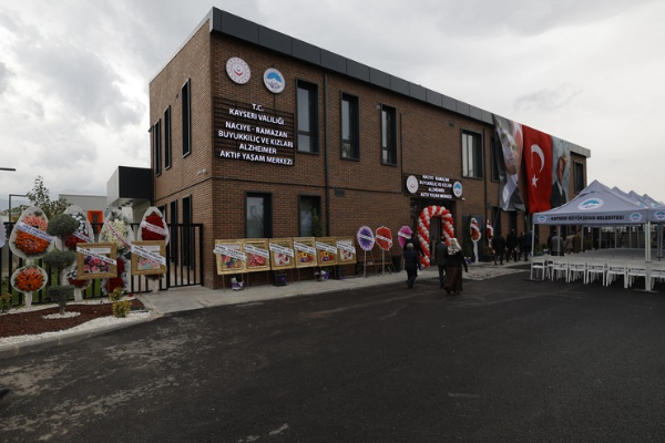 Kayseri’de Alzheimer Aktif Yaşam Merkezi açıldı Kayseri’de Alzheimer Aktif Yaşam Merkezi açıldı