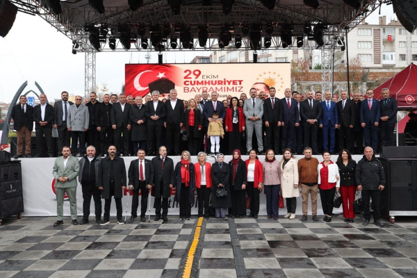 Keçiören'de 29 Ekim Cumhuriyet Bayramı törenle kutlandı