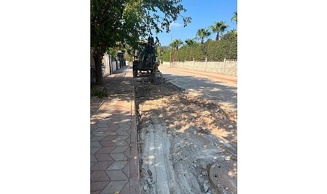 Kemer'de bozulan yollarda bakım ve onarım çalışması Kemer'de bozulan yollarda bakım ve onarım çalışması