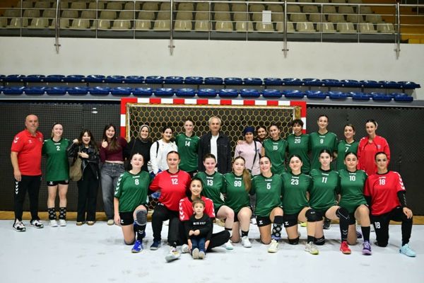 Kepez Belediyespor, İzmir Büyükşehir Belediyespor’u 30-26 yendi