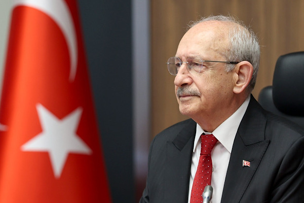 Kılıçdaroğlu, Yiğit Acar ve Tuğçe Doğan’ın nikah şahidi oldu Kılıçdaroğlu, Yiğit Acar ve Tuğçe Doğan’ın nikah şahidi oldu